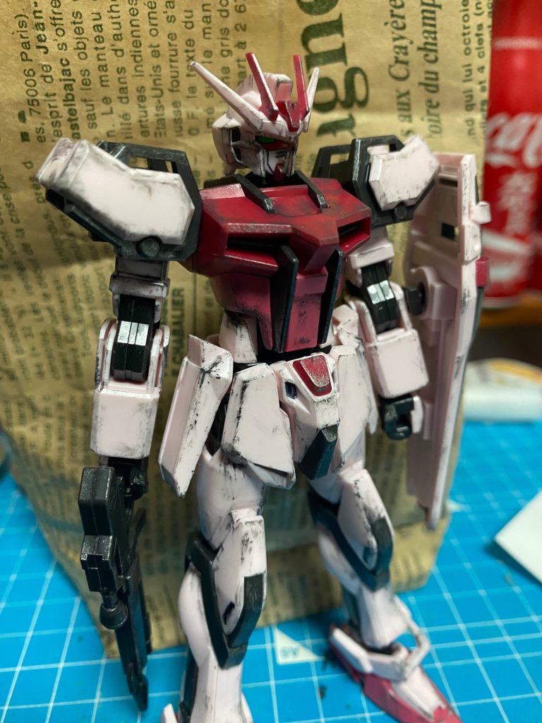 とりあえず、ブラックで全体をドライブラシ後に、シルバーで部分的にドライブラシしてみました。