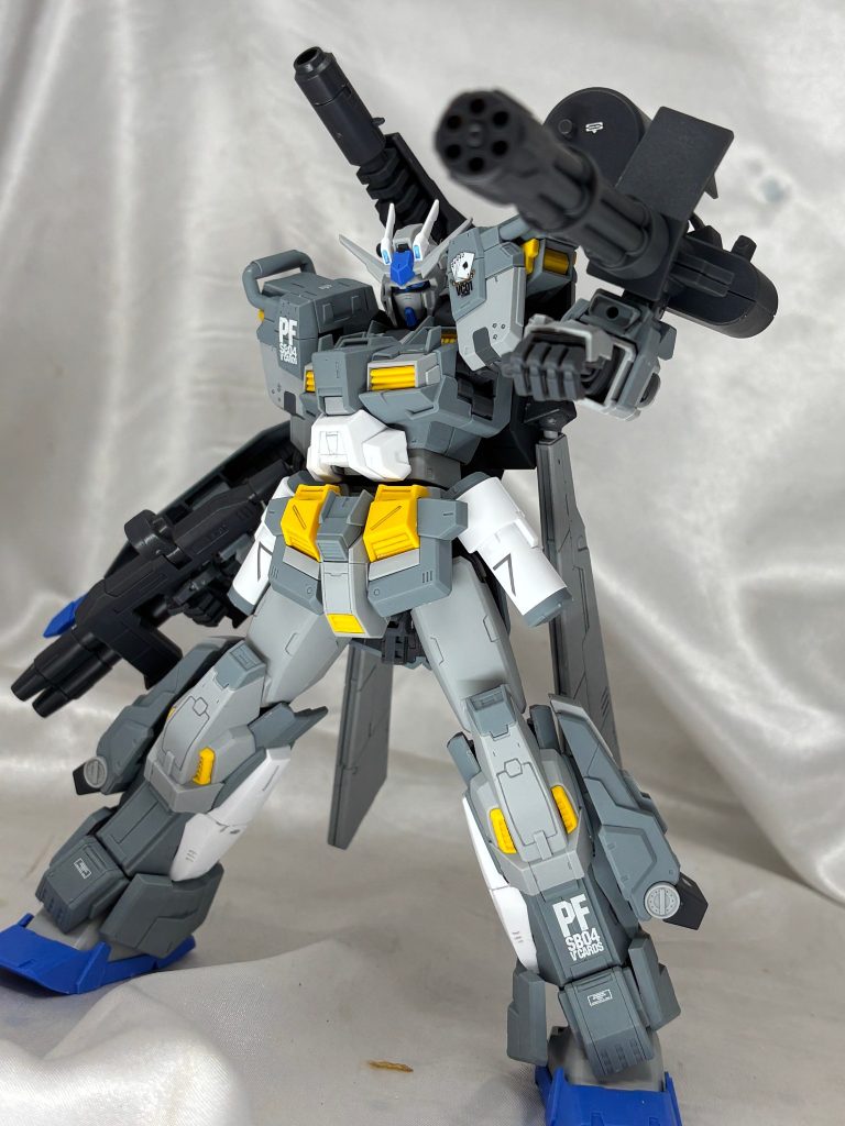ガトリングをこの構えで撃つのヘビーアームズかコイツくらいしかいないｗ正直重いのであまり長いことはできませんが、この構えもできます。デカいガトリングガンは最高ですなやはり。