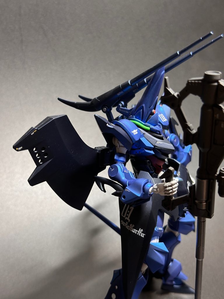 本キット、非常に良いキットなのですがパーツ同士のクリアランスがシビアで、何層も塗り重ねるマットキャンディ塗装とは少し相性が悪かったです。組み立て時に塗装剥げ発生、パーツの合いがいまいちでちょっと隙間が残ってしまった箇所など...そのほかにもパーツを失くしたり、関節がねじ切れたり。お手軽に作るつもりが、いろいろうまくいかず反省点も多いキットとなりました。もっと頑張ります！