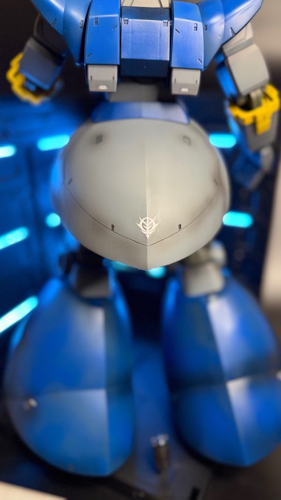 背面　塗装色にブラックを少量加えてシャドウ吹きしています