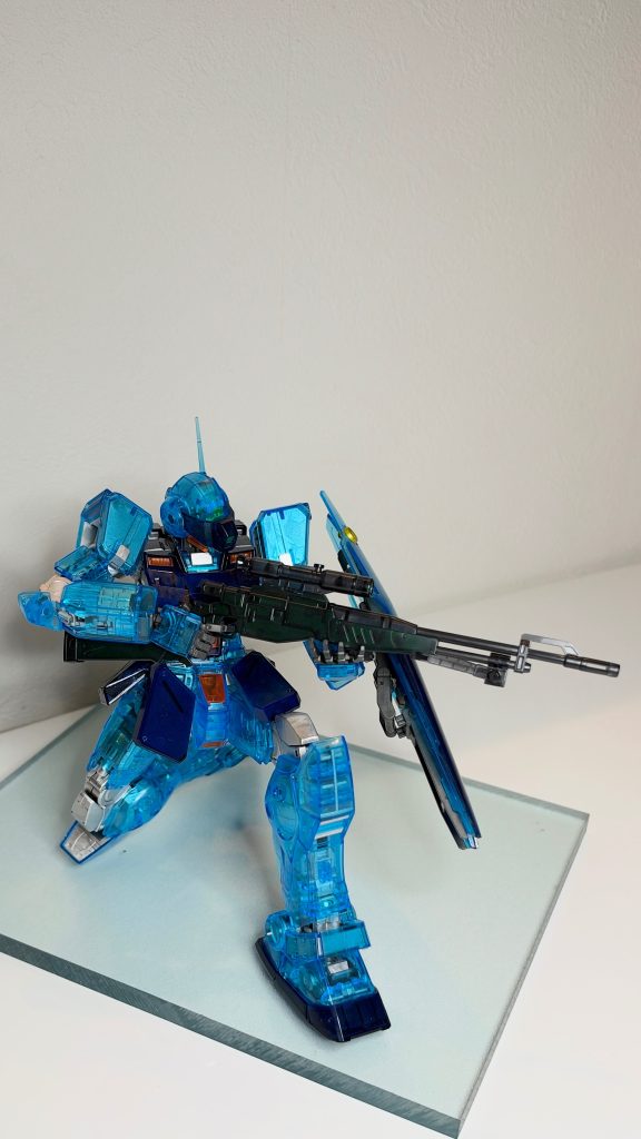 お馴染みのポーズ（ヘタクソ😭）可動域は凄くよくカッコいい〜(zaku-kao5)