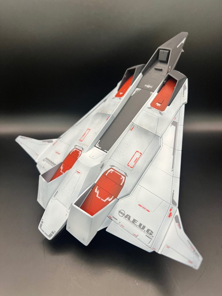 フライングアーマー単体です。パネルラインを意識して頑張って塗ってます。フライングアーマーは付属のシールで対応してます。