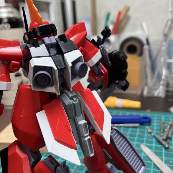 テール欠品部の代替え制作。Zプラスの腰カノンがあったんで、テールバインダー風に改造してみました。（3枚目）