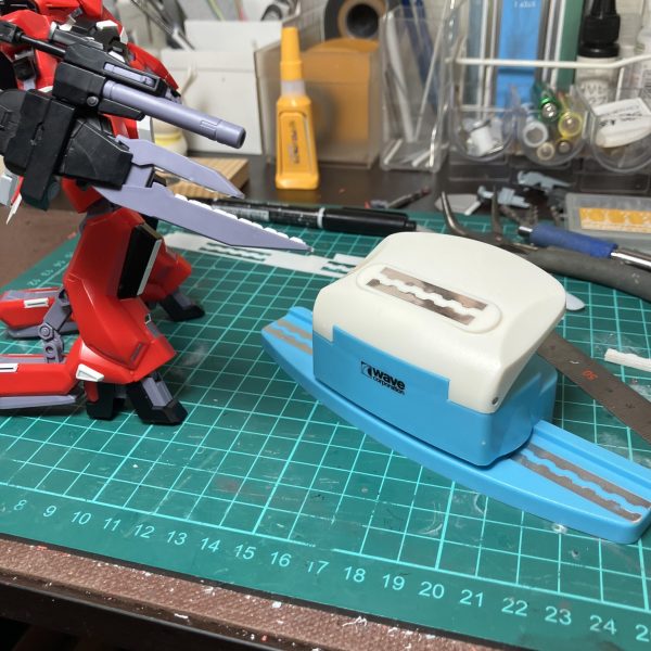 ピームライフルがスカスカだったので、パンチングで椎茸ディテール作ってみました。（2枚目）