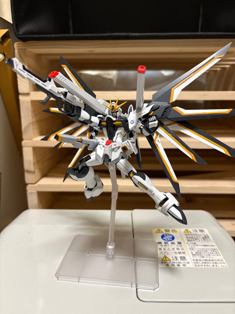ライジングフリーダムガンダム(νガンダムカラー)–2枚目/制作者：かに