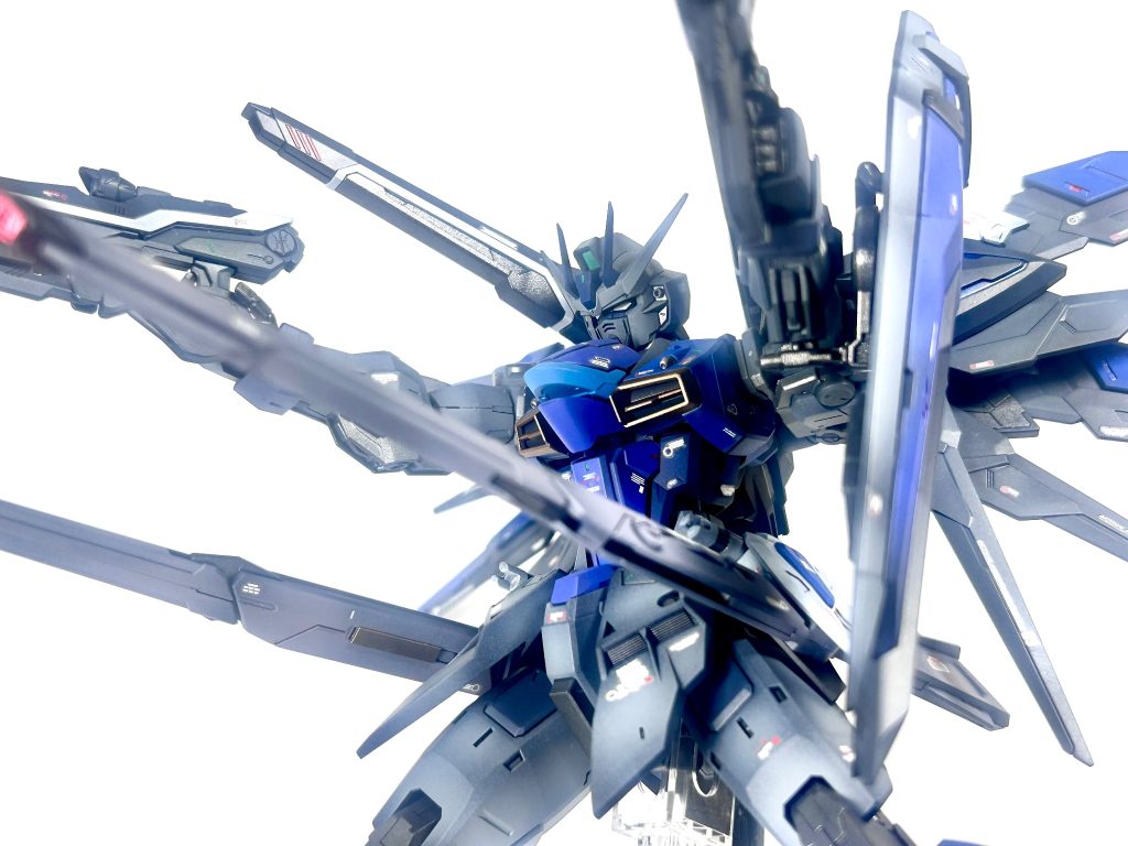 フリーダムの武装＋ダブルビームライフルで、シルエットはストライクフリーダム風のフルバースト！