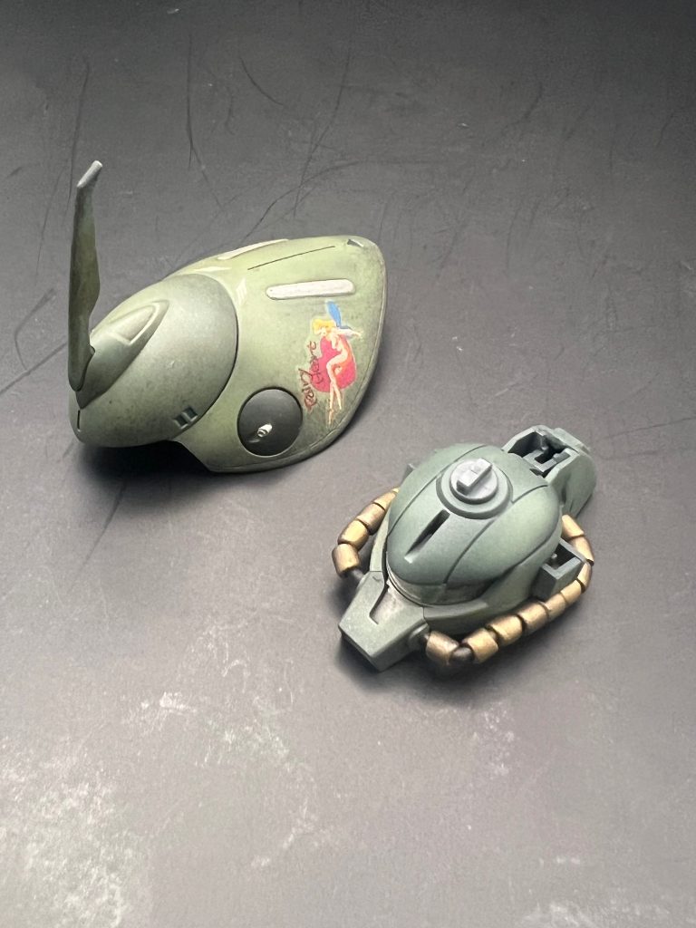 後ろから見た時に襟足あたりのボリュームが足りなかったので、ジャンクパーツで少しボリュームアップしてます。