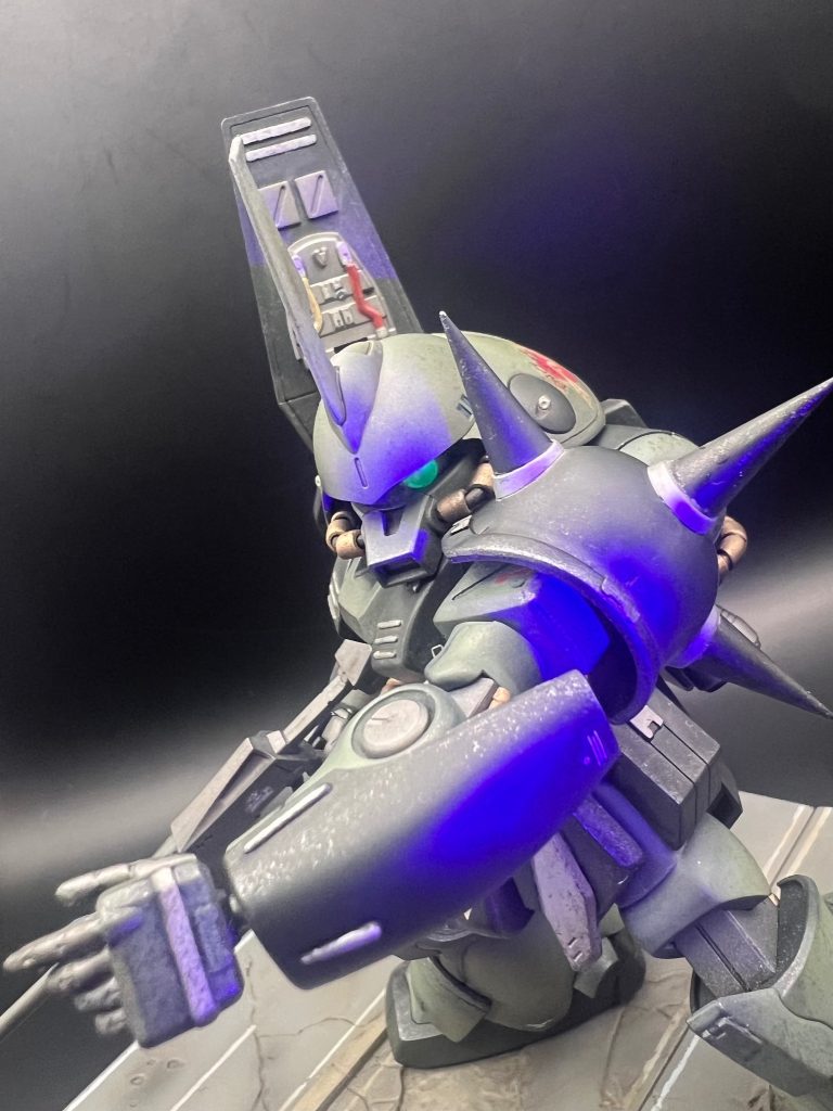 塗装後にスポンジポンポンでチッピングと、ウェザリングマスターで金属感や汚れもマシマシにしてます。