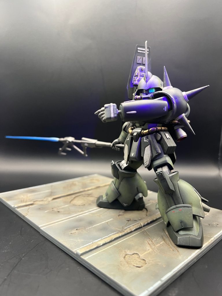 UCバージョンのもう一つの武装のフェダーインライフル。逆手持ちのサーベル状態で。