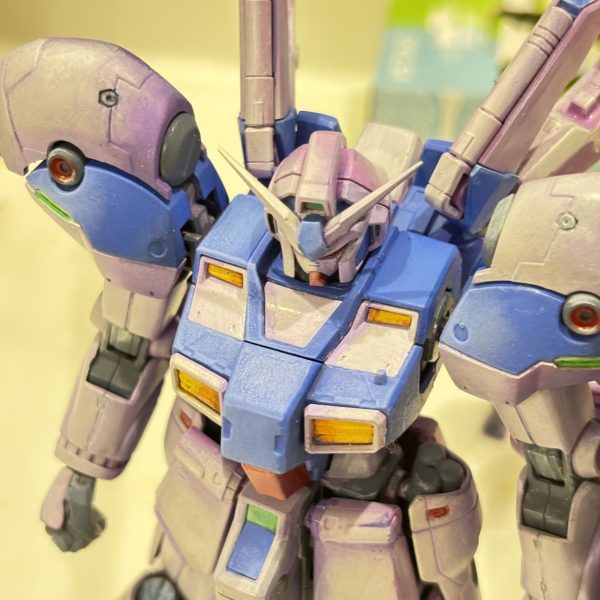 本体塗り終わり😆モチベ持たないのでフィニッシュです😱この後ver.ka系のデカール貼り付けて終わりです👍ありゃ⁉️ロングレンジライフルがない⁉️今から作って色塗るの⁉️もうお腹いっぱいです😱（3枚目）