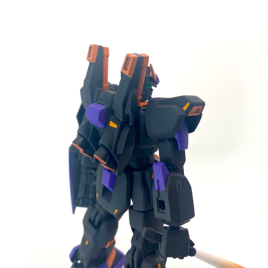 ハロウィンのイメージ色といったら黒、パープル、オレンジ。積みプラの中にエコプラがあったので、とりあえずそれで作ってみることにしました。