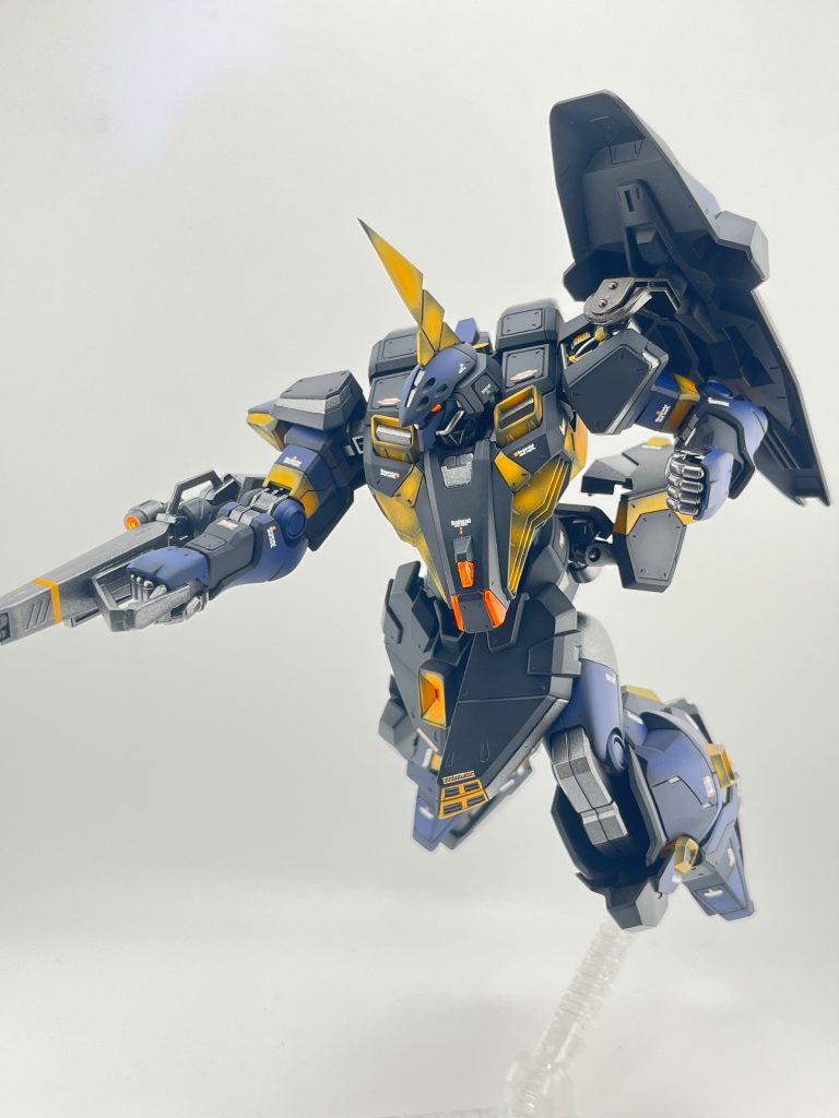 フレーム　ガイア:スターブライトアイアン黒　クレオス:ティターンズブルー1青　クレオス:ティターンズブルー2・ガイア:ダークブルーイッシュパープルグレー　ガイア:ニュートラルグレー4フラット&グロスクリヤー黄　ガイア:パールビビットオレンジ