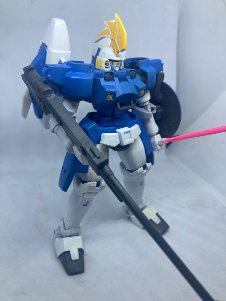 トールギスⅢの時も思ったのですが、こんなにも（特に細部の塗装が）難しいキットだったかと改めて思いました。ずっと気になっているアクリルマーカー、やっぱり欲しいなぁ…………。使いこなせるかは謎ですが。