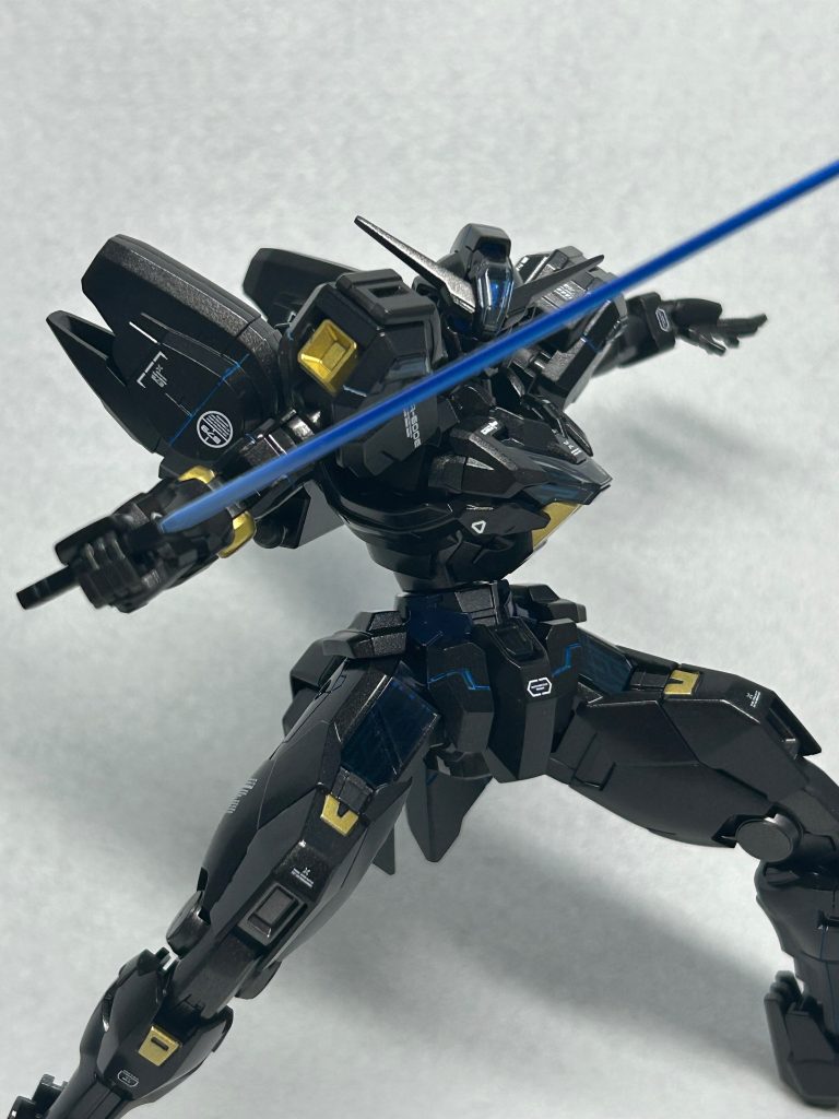 ガンダムキャリバーン全塗装–3枚目/制作者：@tanker4523