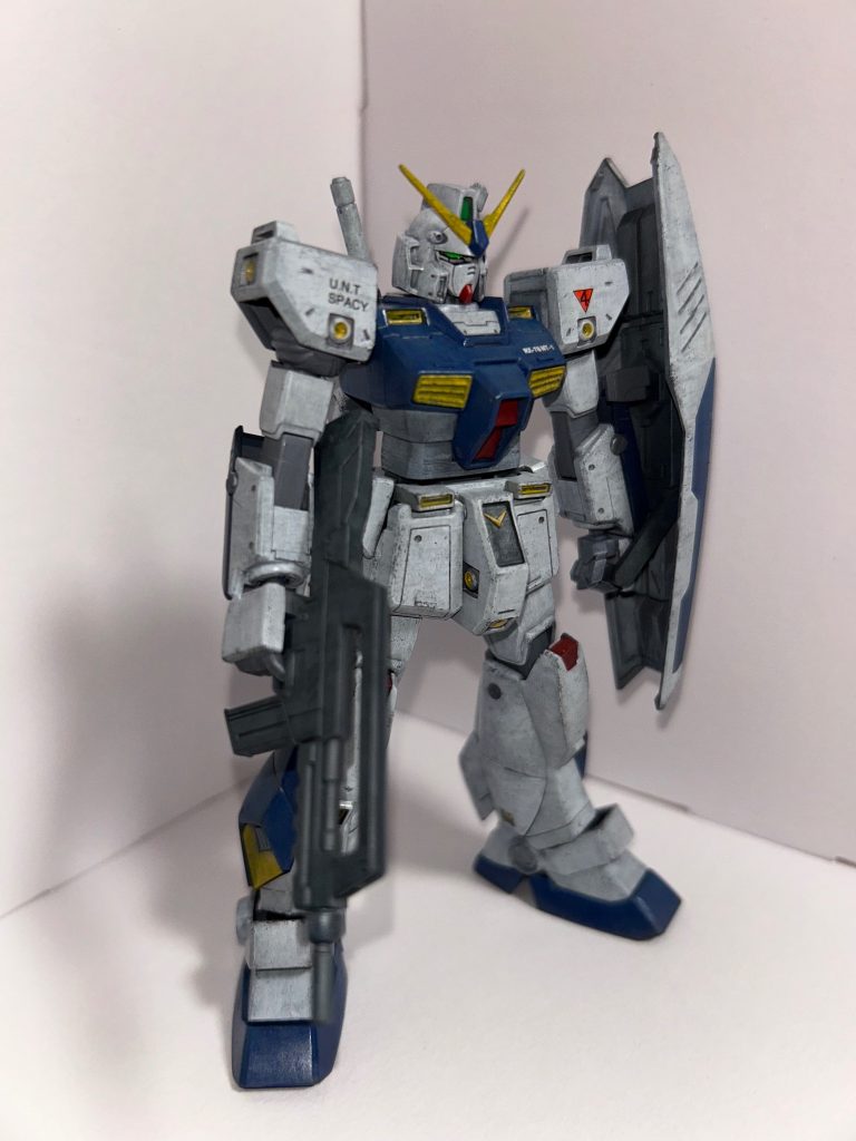 本当はこの後ウォッシングとトップコートの工程があるんですが、前作バルバトスがやりすぎ感あったのと、白く仕上げたかったので今回は省きました。