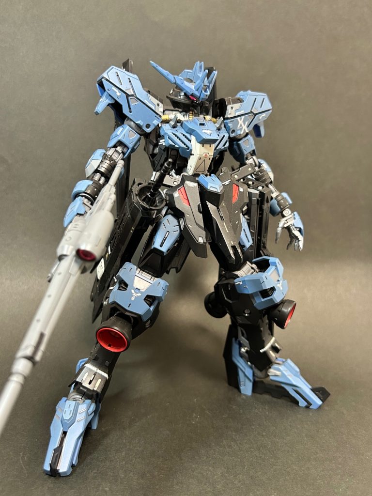 全体。塗り忘れもところどころありますがよくできていると思います。青色はミディアムブルーを使用していて、肉眼で見るともっと落ち着いた暗い色です。