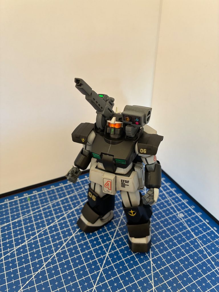塗装は黒サフとグレーサフにメタリックグリーンとメタリックオレンジの筆塗りです。4以外のデカールは劣化しておりクズクズになって使えませんでした💦