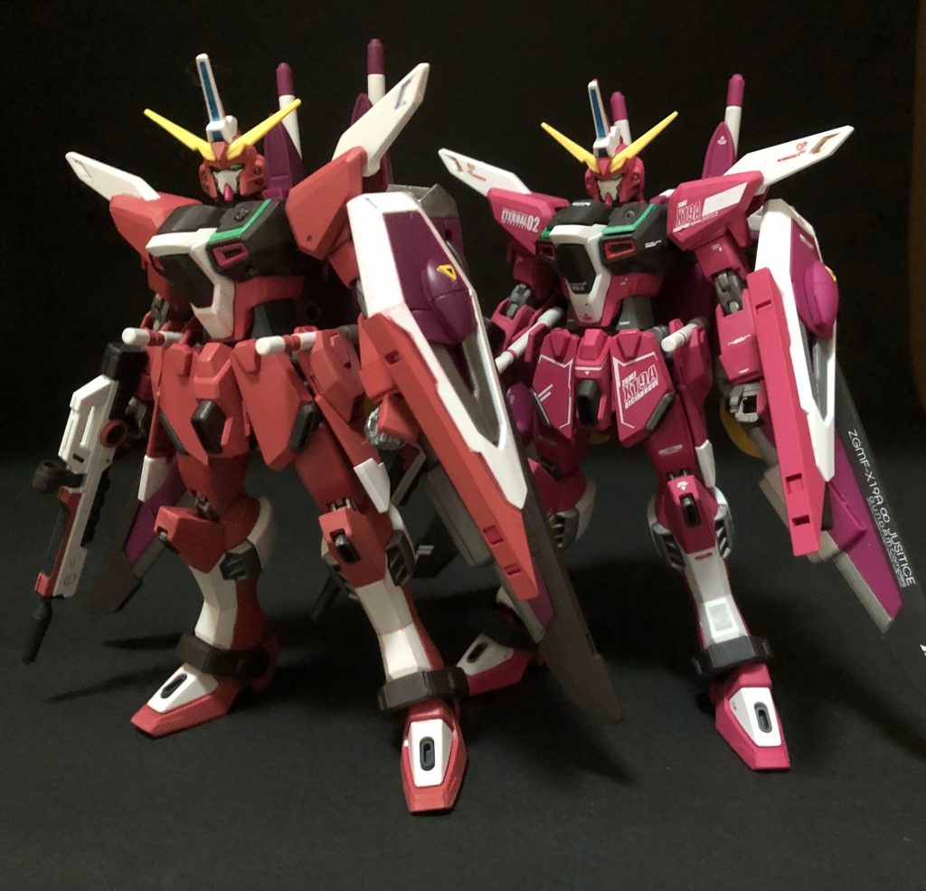 並べてみると前回のはセイバーガンダムっぽいカラーですね。プラモデル完成品　2026　その39