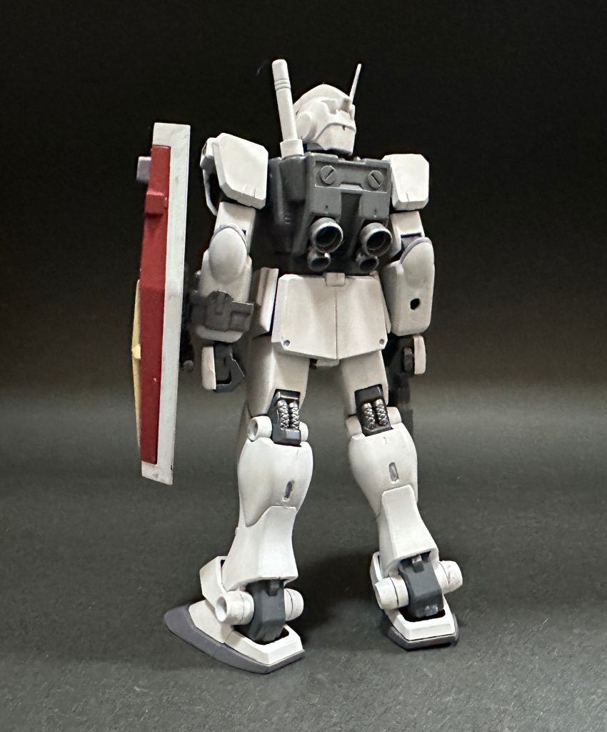 つい好きな色で塗ってしまいたくなる機体ですが、今回は指定通りの配色を心がけて塗りました。