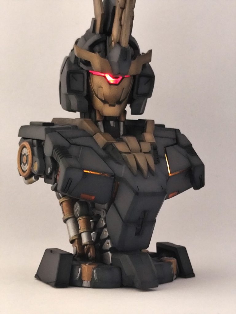 今回はルミナスユニットの代わりにワイヤレスLEDを使用。配線不要なところはルミナスユニットと同じですが、電池切れの心配がないのがメリットです。