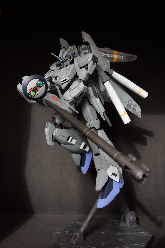 ACTION!&nbsp;可動は控えめですが、しっかりポーズは決められますね。レドームのセンサー周りはあり物で豪華になりました。