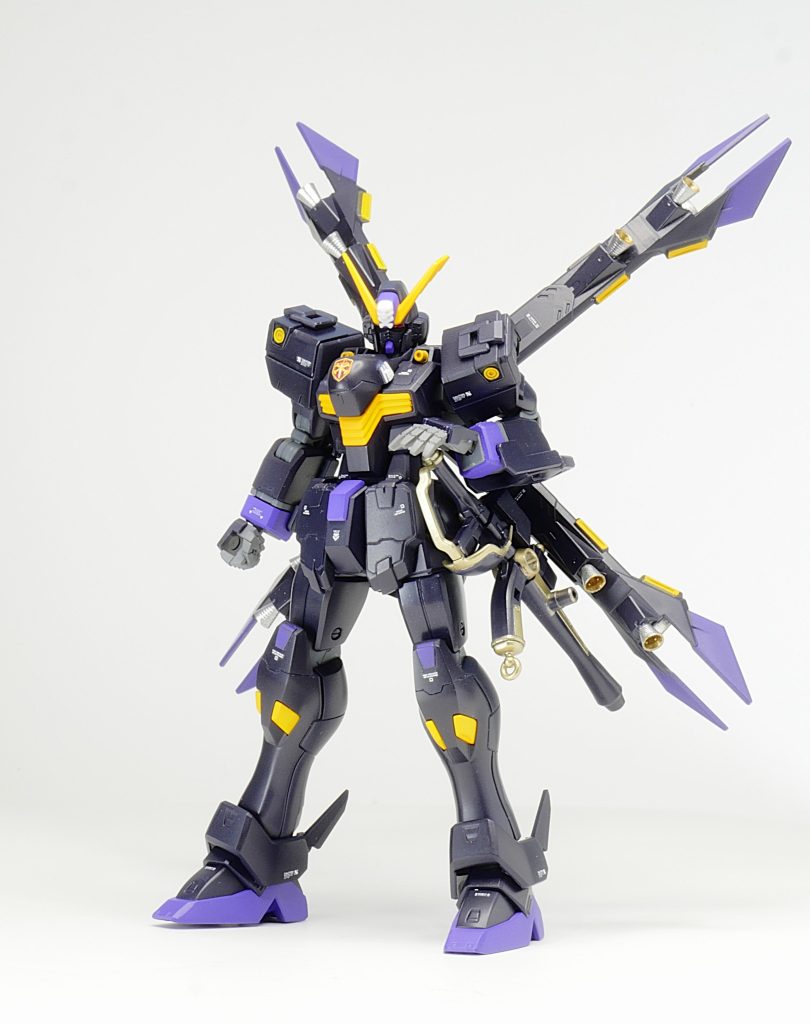 ポージングは貴族の肖像画をイメージして腰のサーベルに手を添えている姿を作りたかったので、ビルダーズパーツのハンドパーツを加工しています。