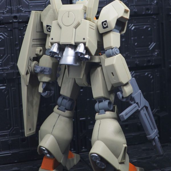 少し完成が遅れていますが、組み立てだけは終了しました(gundam-kao5)後は、細かな部分塗装とデカール貼りですね(gundam-kao6)（3枚目）
