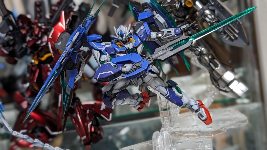 過去ディスプレイに置いていた時のポージングです。この切りかかるようなポーズもお気に入りです。