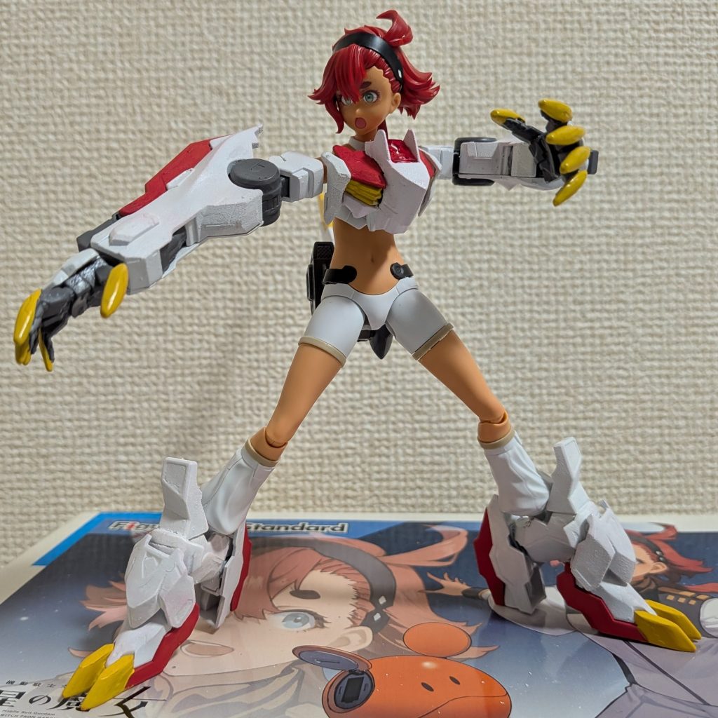 表情を替えて、ココから戦闘ポーズをさせていきます。