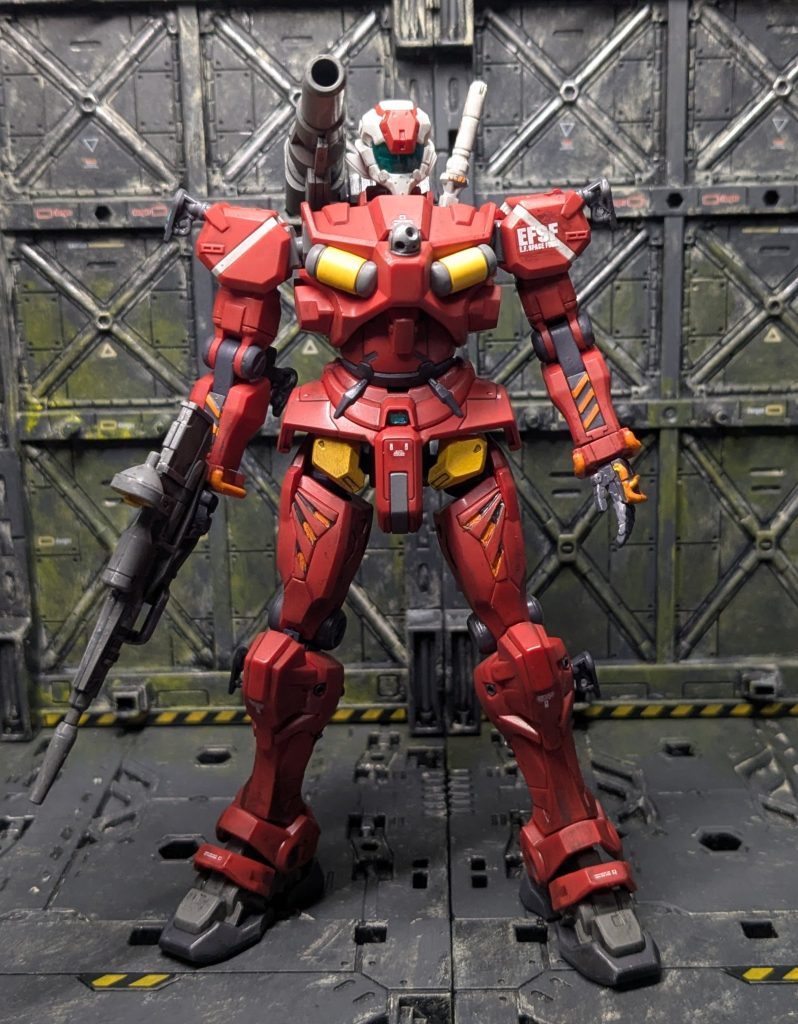 正面から。相変わらずGQのキットはプロポーション完璧ですね。いじるところないのも早く出来上がった要因かも。あとこのキットは組み立てがすごく素直。まあGQ慣れしたのもあると思いますが、合わせ目も殆ど出ないし迷わずさっくりと組めます。