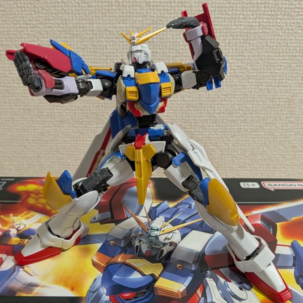 （先程、完成版を投稿した）「ガンダムモラクス」の塗装前です。ガンダムフレーム部分は、バルバトスルプスレクス・端白星・フラウロスで構成してます。差し替え無しで、遠距離主体から格闘主体のハイパーモードになれます♪♪（3枚目）