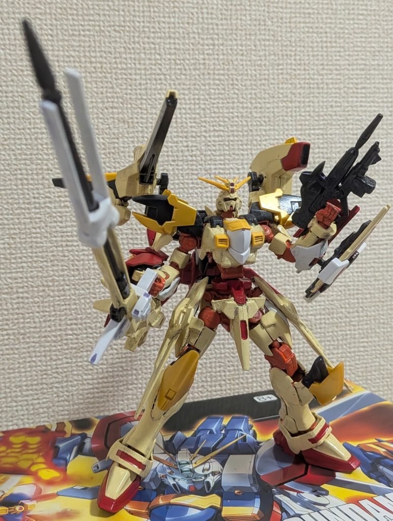 武器④＆⑤バックパックのキャノン＆ポッドコチラも全て実弾仕様で、両手のライフルで遠距離攻撃をするのが基本スタイルです。