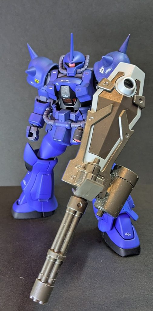 ガトリングシールドは取り回しが悪そうなイメージがありメイン武装からは外しました。でもインパクトはありますね。
