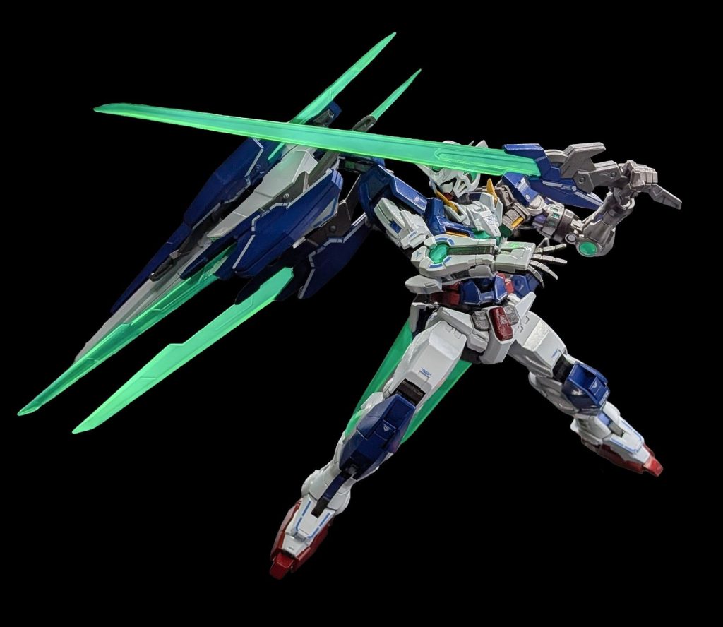 GNタチはやっぱり左手に持たせたくなりますねぇあとアシンメトリー大好きな私としては最高のデザインだと思っています