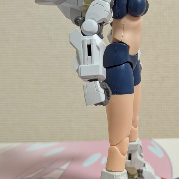 「MS少女スレッタ・バルバトスルプスレクス」に続く後輩です。「FSマチュ」の頭部と「メガミデバイスシリーズ」の「バスタードールナイト」の身体を交換しました。MS部分は「水星」のキャリバーンです。今月中に塗装して、完成版をお披露目しますね（＾0＾）（3枚目）