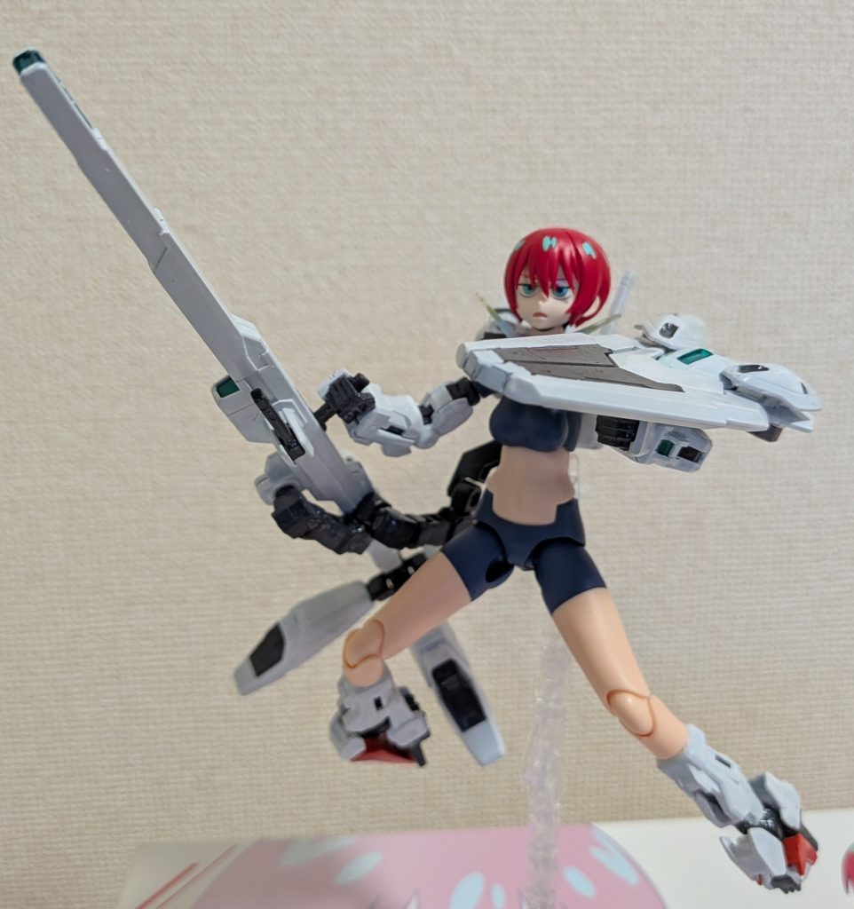 爪先も高機動形態に変形。