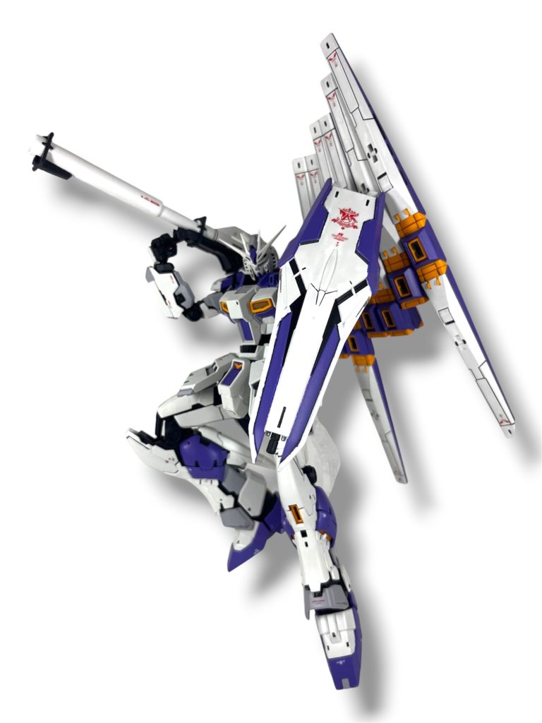 Hi-νガンダムはまだ持っていないので、ゲットできたらνガンダムカラーで塗装しようと思います👍