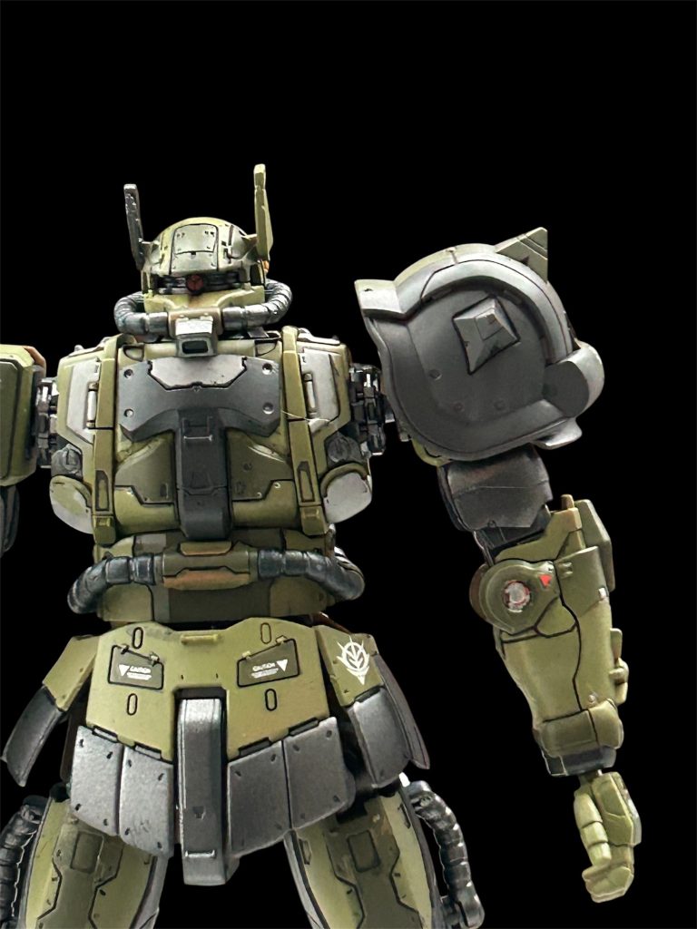 ザクグリーン、オリーブドラブ、スターブライトアイアン、ライトステンレスシルバー、ガンメタル、ライトグレー、メタリックレッド、セミグラスブラックで塗装しました。ご覧いただきありがとうございました😊