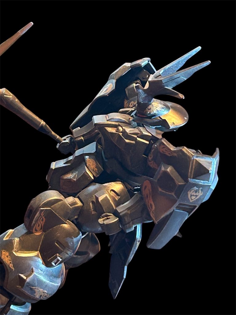 ディランザはデザインが好きなので、一般機、ソルもあるのですが、やはりグエル機が騎士風味強めに感じます。