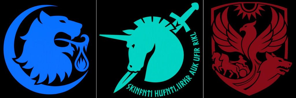 各機のロゴデザインはこんな感じです。ユニコーン　ヘイムダルは、Hofund（ホーフンド）：ヘイムダルの持つ光の剣と、オリジナルのデザインに近いユニコーンの横顔、あとはフレーバーテキストを組み合わせました。バンシィ・ノットは、もとのバンシィ用ロゴであるライオンを主のモチーフとして、夜の女神ノットをイメージした三日月と、ノットの愛馬フリームファクシの口銜（はみ）から滴り落ちる泡が谷間を濡らし「朝露（霜）」になるという伝承を組み合わせたデザインとしています。フェネクス・ソールは、もとのフェネクス用ロゴはなんだか怖いので却下し、純粋なフェニックスのロゴを新たな軸とし、ソールの逸話にちなんだモチーフ：太陽、２頭立ての馬車、ソールを追いかけるオオカミを取り入れたデザインとしています。