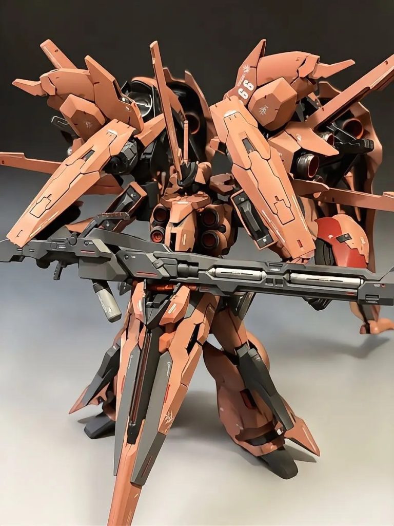 レジオンの機体にフェンリスヴォルフと言う機体がありその上位互換に当たるイメージです。レジオンの切り札といった設定で製作しました。マーナガルムという名前は『月をも呑み込む狼』という由来でフェンリスヴォルフ『月の狼』の親玉みたいで良いいな！とつけました。あとAOZのガンダムチームはうさぎ由来の名前なので天敵である狼を選んでます。