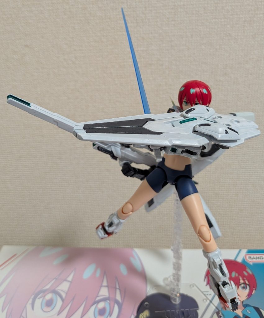 「バスタードールナイト用スタンド」で浮遊ポーズ。