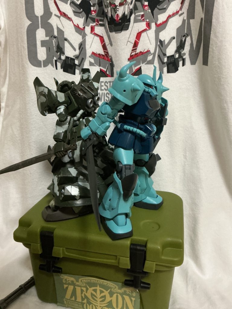 共闘？