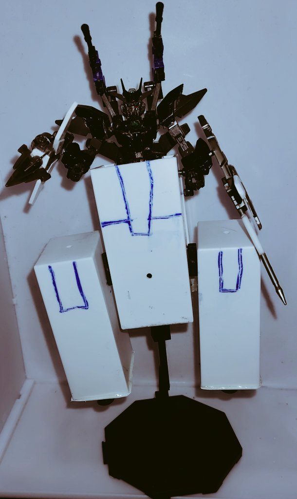 塗装前のダークアースリィガンダムDWDB(デスウェポン·ダークブースター)。