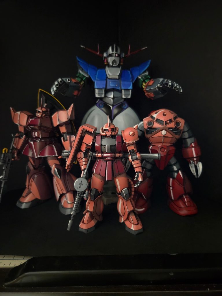 一年戦争のシャアの専用機体がついに揃いました！この並びはエモいですね。